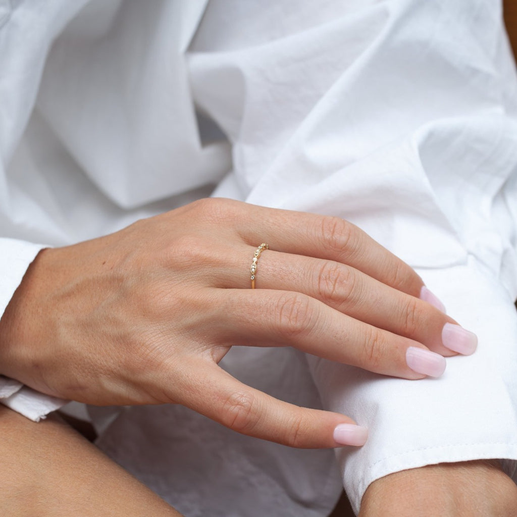 Dainty Diamond Eye Ring